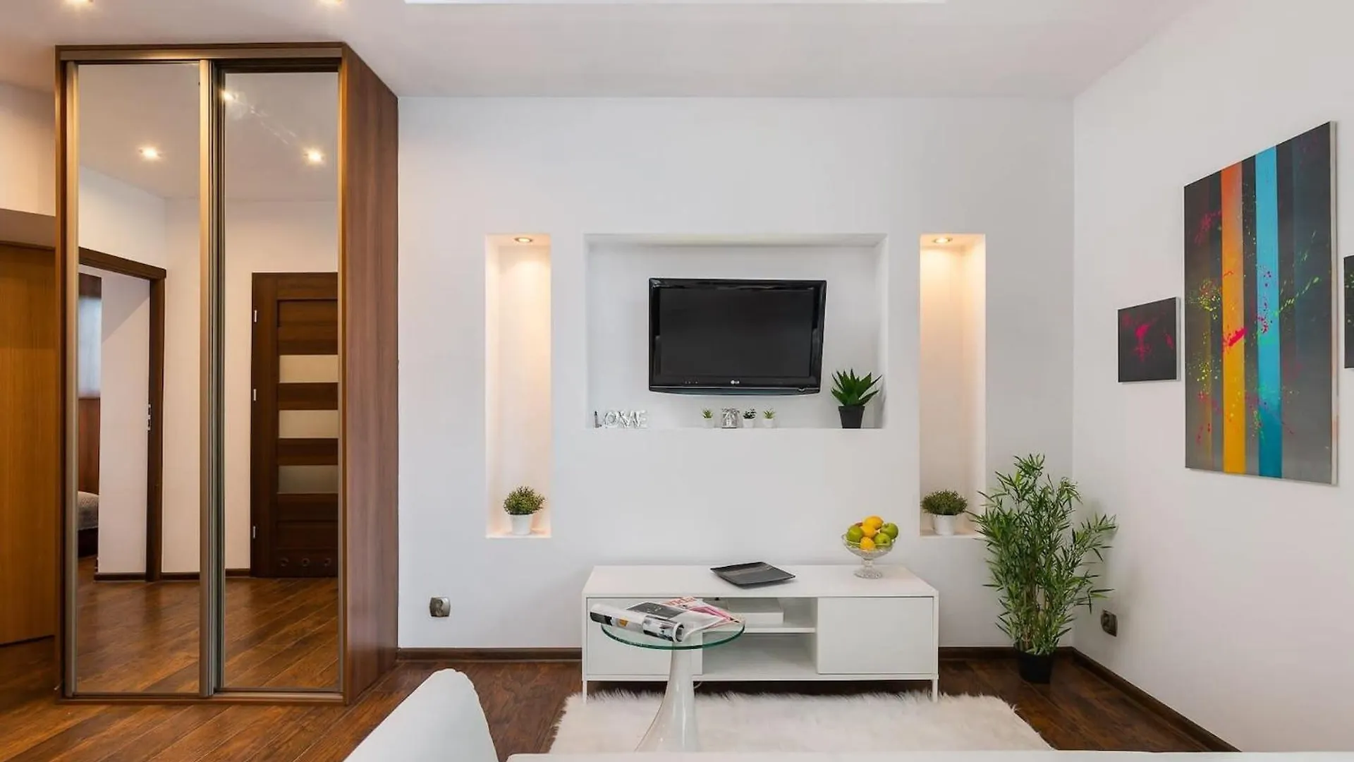 Rent Like Home - Aleja Solidarnosci 105/111A Warsaw Poland